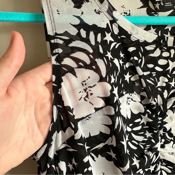 Cabi Floral Black and White Mesh Tank S - Picture 3 of 9